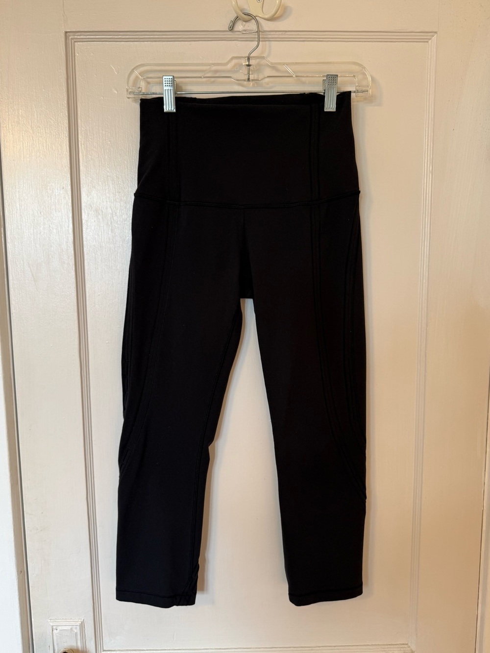 Black Cropped Lululemon Leggings Size 6